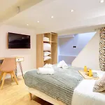 Bluestay 39 - Superb Apartment In Paris
